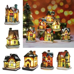 Aufleuchten DIY Weihnachtspuppe Harz House Village Miniaturmodell Chrismas Led - Bild 1 von 43