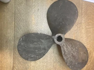Vintage Bronze 3 Blade Propellor 1.5 to 1.25 bore HD 22 X 18  138  ~#N20 - Bild 1 von 8