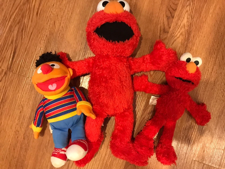 Sesame Street Hasbro TICKLE ME ELMO 14” Funcionando-Risas Habla Vibra y Amigos Foto 1 de 1