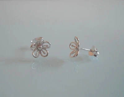 Nuevos aretes con flores delicadas de plata de ley - en caja Foto 1 de 2