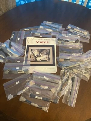 Patrón de punto de cruz "MATES" 2 lobos CSB-175 Cross My Heart, además de todo hilo dental Foto 1 de 4