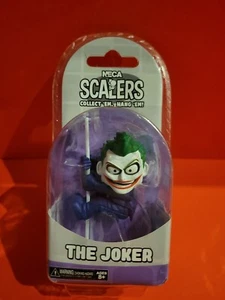 NEU Neca Scalers hängende Mini Figur DC THE JOKER - Bild 1 von 6