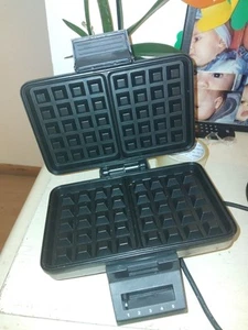 electric waffle maker - Picture 1 of 2
