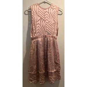 Shoshanna Minikleid rosa Seidenmischung abstrakter Druck Stufen Größe 2 neu mit Etikett  - Bild 1 von 7