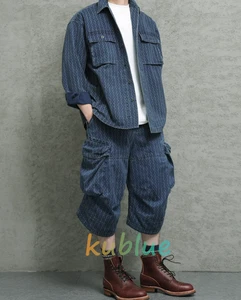 Pantalones recortados de jacquard con bolsillos grandes desgastados de azul lavado teñido de hombre - Imagen 1 de 13
