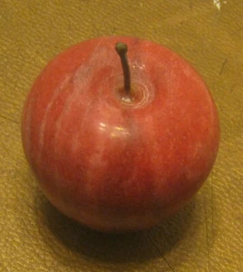 RED MARBLE Apple Briefbeschwerer TOP Zustand!!!! - Bild 1 von 4