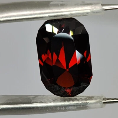 Granate Almandino - 4.585 quilates - Tanzania Foto 1 de 4