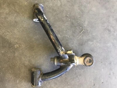 85 SUZUKI LT230 LT 230 GE LT230GE QUADRUNNER CONTROL UN BRAZO, DELANTERO IZQUIERDO SUPERIOR Foto 1 de 3