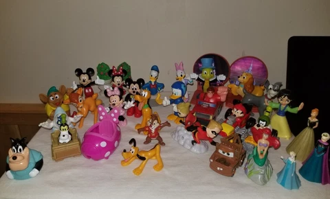 Disney Figures Lot of 31, Mickey, Minnie, Bambi, Donald, Lady& Tramp, & more! Cover
