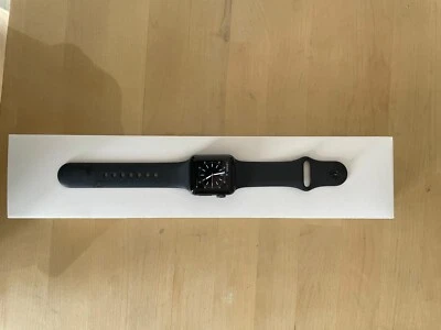 Apple Watch Series 3 GPS 38mm Cassa in Alluminio Grigio siderale, Cinturino... - Immagine 1 di 3
