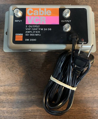 GEMINI CABLE/VCR DISTRIBUTION AMPLIFIER MODEL DM 2000 VHF/UHF/FM 24 DB - Image 1 of 3