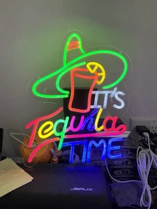 Luce LED per feste stile neon "È tempo di tequila" 15" x 12" - Foto 1 di 2