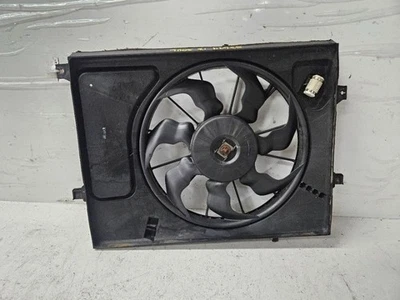 Conjunto de ventilador de refrigeración radiador KIA SOUL 2012-2013 FABRICANTE DE EQUIPOS ORIGINALES Foto 1 de 4