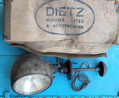 CAMIÓN AÑOS 30, 40,S NOS MONTADO EN EL TECHO FOCO DIETZ SEGURIDAD COCHE DE POLICÍA Foto 1 de 4