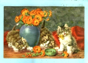 Vintage, mehrere Kätzchen zerlegen eine Vase mit Blumen.... - Bild 1 von 2