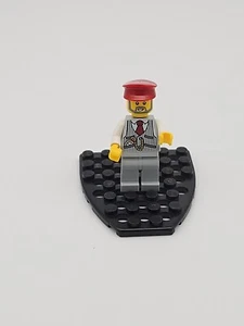LEGO Balloon Vender Town City 40108 twn215 Pocket Watch Red Hat - Picture 1 of 4