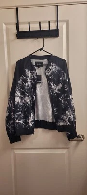 Torrid 1X NWT LoveSick Black & White Palms Bomber Jacket, Lightweight, Cuffs  - Image 1 of 4