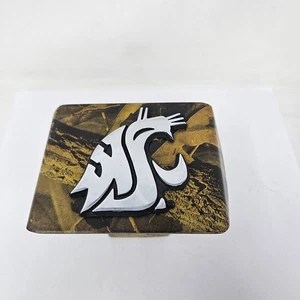 Cubierta de enganche de metal NCAA Washington State Cougars cromada sobre camuflaje - Imagen 1 de 11