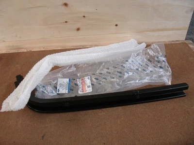 1949901 Left Side Guide Roller Sliding Door For 2018-2022 Ford Tourneo Connect - Image 1 of 2