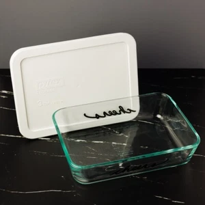 Plato rectangular de vidrio Pyrex 7x5x1,5” #7210 con tapa de plástico blanco - Leer - Imagen 1 de 5
