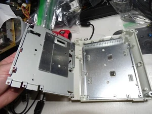 Placas de metal y disipador térmico Sega Dreamcast HKT-3020 modelo 1 SOLO MB con estuche, está bien - Imagen 1 de 12