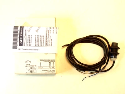 NIB Telemecanique XS4P18AB120 Inductive Proximity Sensor:  Sn=8mm, Analog Output - Image 1 of 4