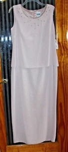 Langes Kleid Größe 8 von R&M Richards Mauve mit Perlen - Bild 1 von 2