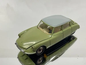 DINKY TOYS FRANCE 530 CITROEN DS 19 -GREEN+GREY 1:43 rare- GOOD - 535 - Picture 1 of 10