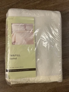 Vintage NEW NOS Polyester Blanket Twin/Full  72" x 90"  Made in USA White - Picture 1 of 5