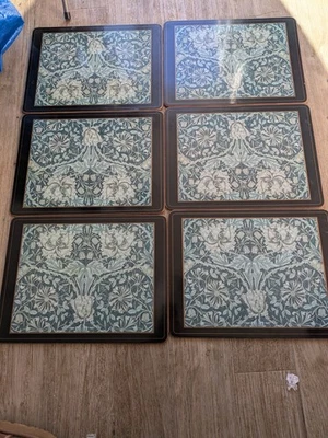 Pimpernel William Morris Placemats X6 Vintage Honeysuckle - Image 1 of 4