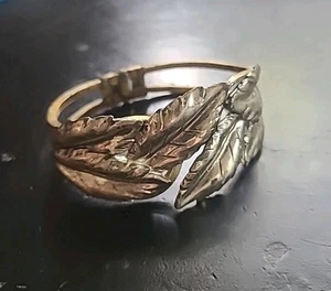 Pretty Vintage Bangle Bracelet Silver Leaves - Picture 1 of 6