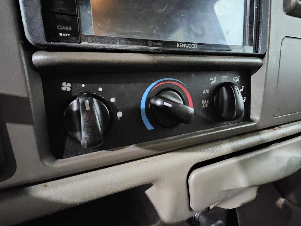 Ford F350SD 1999-2004 panel de control de clima manual HAC Foto 1 de 1