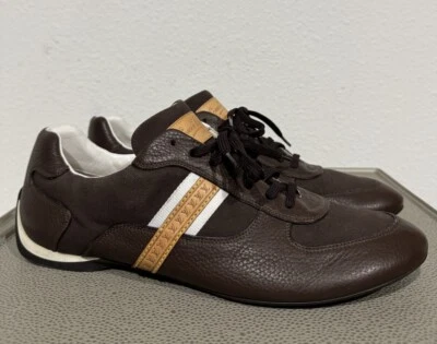 Tênis masculino Louis Vuitton monograma couro em relevo marrom tamanho 10 - Imagem 1 de 4