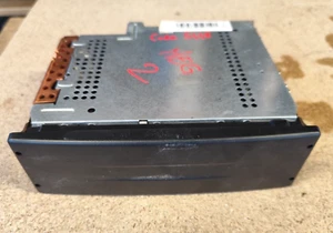 AMPLIFICATEUR AUTORADIO AVEC CODE RENAULT MEGANE 2 II PH2 2.0 DCI 8200205833D - Imagen 1 de 5