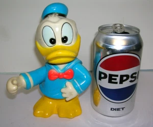 Banco de plástico Pato Donald Walt Disney Productions 6" de alto movimientos de cabeza y brazo - Imagen 1 de 6