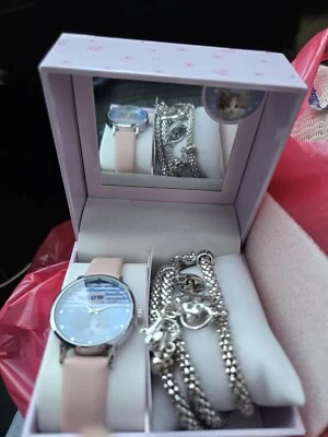 Rachaelhale Cat Watch - Image 1 of 2