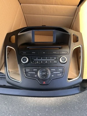 ￼ Ford Focus MK3 Turnier Original Radio Mit Display und CD - Bild 1 von 4