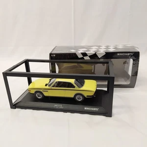 Modellino Minichamps BMW 3.0 CLS giallo neon scala 1/18 con teca - Picture 1 of 8