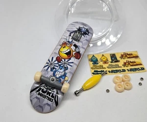 Tastiera Vintage World Industries Tech Deck Flame Boy 'FLYING FINGER' 96mm - Foto 1 di 4