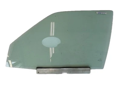 Mercedes W124 4Matic A1247200318 Front Left Heat-Insulating Glass Pane - Image 1 of 2