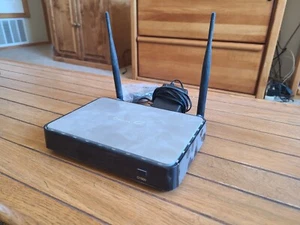 Centurylink Qwest Q1000Z 4-Port Modem/Wireless Router - Picture 1 of 4