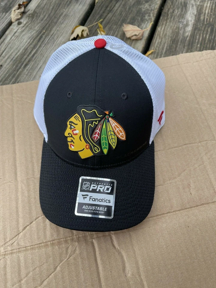 Chicago Blackhawks NHL Rinkside Adjustable Trucker Cap Hat Fanatics Black White