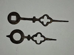 alte Eisenzeiger f. Schwarzwalduhr 3,4 cm, 4,6 cm, Mitte Loch gemessen - Bild 1 von 3