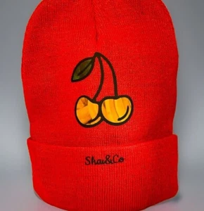 Gorros rojos con diseño gráfico (elige uno)  - Imagen 1 de 3