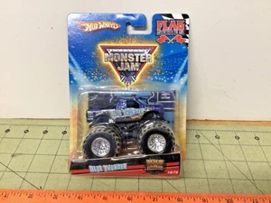 Hot Wheels Monster Jam Blue Thunder Flag Series Monster Truck - Picture 1 of 4