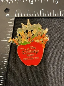 Authentic Vintage The Disney Store New York City Fab 5 Pin Mickey Donald Goofy - Picture 1 of 5