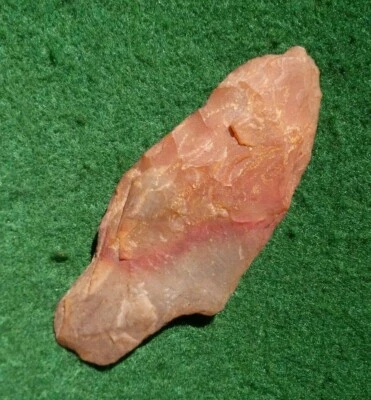 COLORFUL PINEY ISL CHISEL TIP PENNSYLVANIA ARROWHEAD Authentic Indian Artifact  - Image 1 of 4