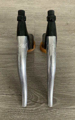 PALANCAS DE FRENO MAFAC COURSE NO AERODINÁMICAS NEGRAS Y PLATEADAS 144 GRAMOS Foto 1 de 4