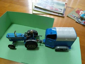 VINTAGE CORGI FORD 5000 TRACTOR AND RICE PONY TRAILER - Picture 1 of 10