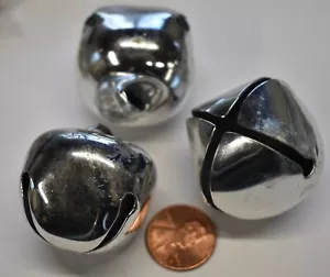 3 VINTAGE METAL BELLS • 1,25 X 1.5 INCHES * LARGE * LOUD RING * SILVERTONE - Picture 1 of 1